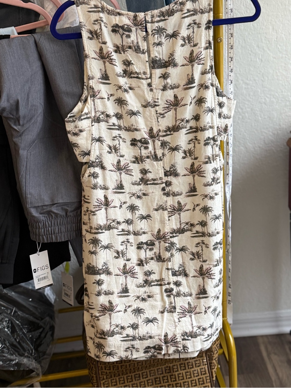 Carve designs SCOTTIE LINEN DRESS
Classic Boatneck Shift Dress brand new !! - Picture 8 of 9